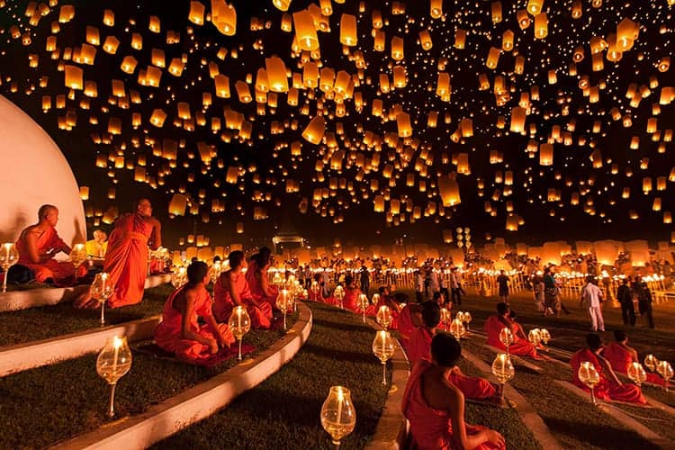 Tháng cô hồn trở thành khung cảnh của nhiều lễ hội và nghi thức tâm linh đặc sắc. Trong hình là lễ hội Vu Lan